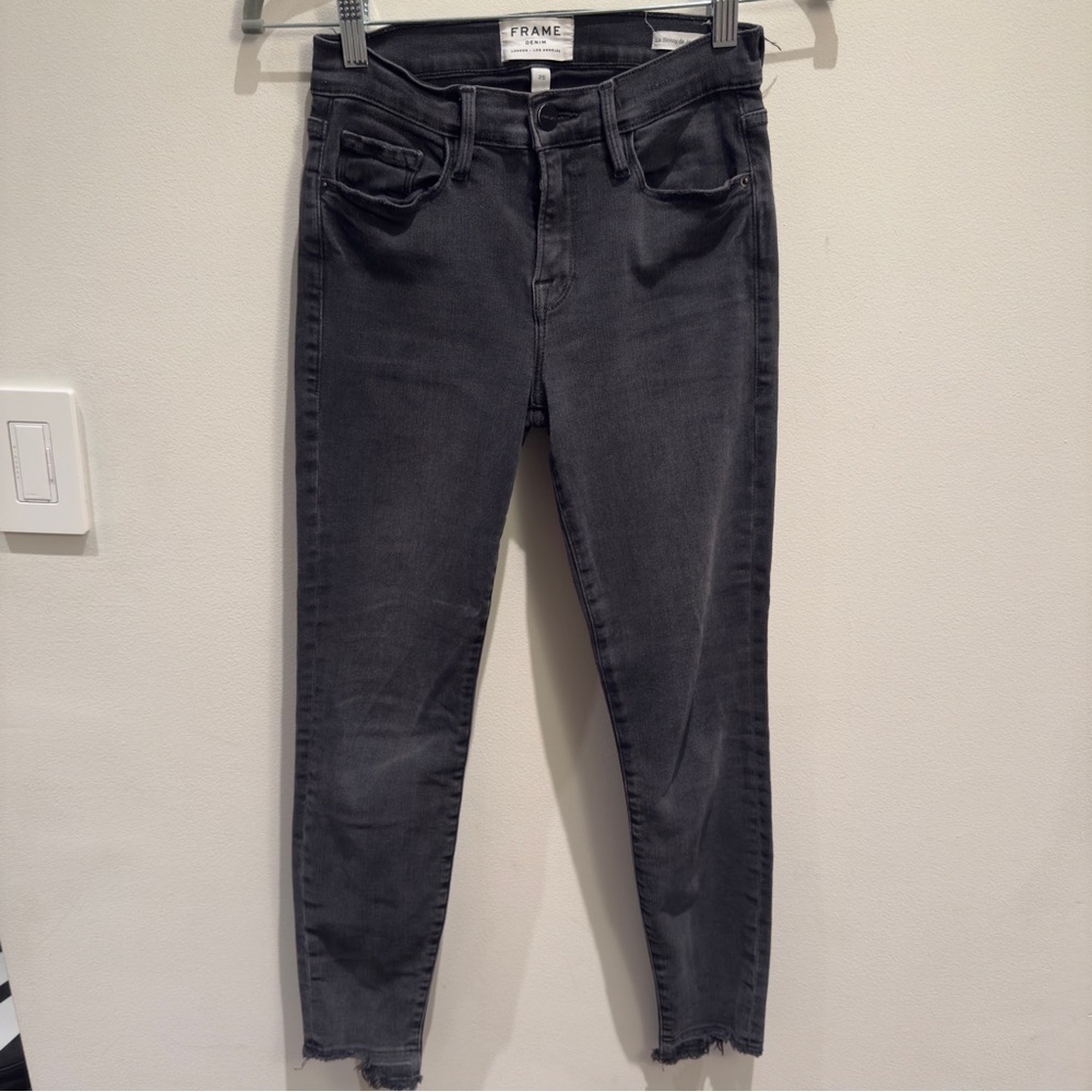 FRAME Denim Skinny Jeans in Dark Gray/ Black Micoy Distress Hem Crop Size 25